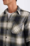 DeFacto Regular Fit Polo Yaka Kareli Flanel Uzun Kollu Gömlek E2763AX24WNNV64