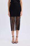Slim Fit Dar Kesim Astarlı Midi Dantelli Etek
