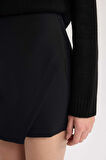 DeFacto Yüksek Bel Düz Paça Şort Etek E2647AX24AUBK81
