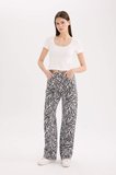 DeFacto %100 Pamuk Straight Fıt Gabardin Pantolon Zebra Desenli Normal Bel Standart Boy E4134AX25SPBK27