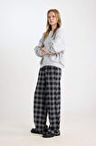 DeFacto Wide Leg Kumaş Pijama Pantolon Geniş Bol Paça Kareli Normal Bel Lastikli Cepli D9548AX24WNBK81