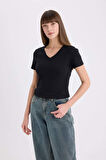 DeFacto Slim Fit Dar Kesim V Yaka Basic Düz Ribana Kısa Kollu Tişört I1080AZ25SPBK81