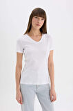 DeFacto 	Slim Fit Dar Kesim V Yaka Ribana Basic Düz Kısa Kollu Beyaz Tişört I1080AZ25SPWT34