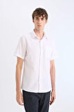 DeFacto Modern Fit Yazlık Polo Yaka Basic Düz Kısa Kollu Beyaz Gömlek E5077AX25SMWT34