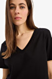 DeFacto Regular Fit V Yaka Basic Düz Kısa Kollu Siyah Tişört W9578AZ25SPBK81