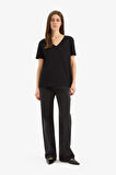DeFacto Regular Fit V Yaka Basic Düz Kısa Kollu Siyah Tişört W9578AZ25SPBK81