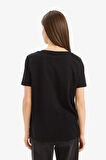 DeFacto Regular Fit V Yaka Basic Düz Kısa Kollu Siyah Tişört W9578AZ25SPBK81