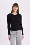 DeFacto Slim Fit Dar Kesim Basic Düz Fitilli Kaşkorse Uzun Kollu Tişört E5767AX25SPBK81