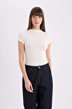 DeFacto Slim Fit Dar Kesim Yarım Balıkçı Yaka Soft Touch Kısa Kollu Tişört E5906AX25SPER105