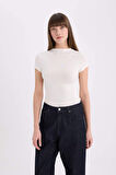 DeFacto Slim Fit Dar Kesim Yarım Balıkçı Yaka Soft Touch Kısa Kollu Tişört E5906AX25SPER105