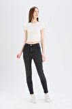 DeFacto Skinny Fit Yüksek Bel Düz Paça Uzun Jean Kar Yıkamalı Pantolon D6601AX25SPNM40