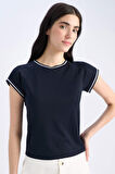 DeFacto Slim Fit Dar Kesim Bisiklet Yaka Ribana Kısa Kollu Tişört E6992AX25SPNV251