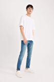 DeFacto Pedro Slim Fit Dar Kalıp Normal Bel Dar Paça Jean Pantolon E5429AX25SPNM28
