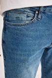 DeFacto Pedro Slim Fit Dar Kalıp Normal Bel Dar Paça Jean Pantolon E5429AX25SPNM28
