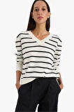 Relax Fit V Yaka Çizgili Triko Kazak