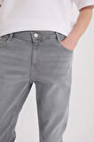 DeFacto Pedro Slim Fit Dar Kalıp Normal Bel Dar Paça Jean Pantolon D9782AX25SPNM18