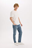 DeFacto Slim Tapered Fit Dar Kalıp Normal Bel Daralan Paça Jean Pantolon E3336AX25SPNM84