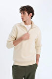 DeFacto Comfort Regular Fit Rahat Kalıp Fermuarlı Dik Yaka Basic Düz Sweatshirt X7405AZ24AUER117