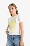 DeFacto Kız Çocuk Slim Fit Dar Kesim Bisiklet Yaka Baskılı Kısa Kollu Tişört E5897A825SMWT32