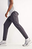 DeFactoFit Slim Fit Dar Kesim Standart Paça Multifonksiyonel Ultrastrech Sporcu Jogger Eşofman Altı D7240AX25SPIN245