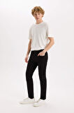 DeFacto Pedro Slim Fit Dar Kalıp Normal Bel Dar Paça Jean Pantolon E5367AX25SPNM40