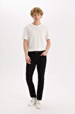DeFacto Pedro Slim Fit Dar Kalıp Normal Bel Dar Paça Jean Pantolon E5367AX25SPNM40