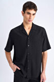 DeFacto Relax Fit Polo Yaka Pamuklu Yazlık Kısa Kollu Siyah Gömlek D8875AX25SMBK81