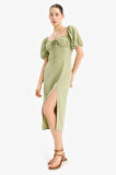 Kalp Yaka Yırtmaçlı Keten Karışımlı Kısa Kollu Midi Elbise