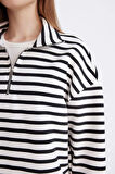 DeFacto Relax Fit Dik Yaka Fermuarlı Çizgili İçi Yumuşak Tüylü Kalın Sweatshirt Tunik E0840AX24WNBK81