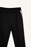 DeFactoFit Sporcu Jogger Eşofman Altı Standart Fit Standart Paça Skuba Dalgıç Kumaş Beli Lastikli Düz Paça E3932AX24WNBK81