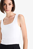 Slim Fit Dar Kesim Basic Düz Kare Yaka Atlet