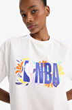 DeFactoFit NBA Wordmark Oversize Geniş Kalıp Bisiklet Yaka Kısa Kollu Tişört A1328AX25SMER105