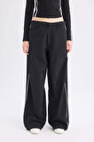 DeFacto Coool Wide Leg Geniş Bol Paça Cepli Şerit Detaylı Normal Bel Pantolon D4404AX24AUBK27