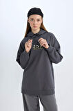 DeFacto Regular Fit Kapüşonlu Baskılı İçi Yumuşak Tüylü Kalın Sweatshirt Tunik E0317AX24WNAR15