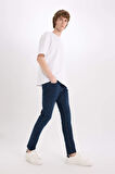 DeFacto Carlo Skinny Fit Ekstra Dar Kalıp Normal Bel Ekstra Dar Paça Jean Pantolon B3620AX25SPNM83