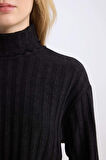 DeFacto Coool Balıkçı Yaka Crop Top Basic Düz Fitilli Kaşkorse Uzun Kollu Tişört E1673AX24WNBK81