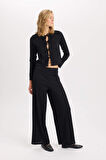 DeFacto Wide Leg Geniş Bol Paça Esnek Belli Basic Düz Bürümcük Pantolon D6300AX24AUBK81