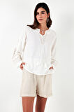 Lela Yakası Bağlamalı Kolları Nakışlı V Yaka Regular Fit Bluz Bayan BLUZ 611BZ0368