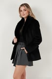 Lela Bayan Kaban 6839688
