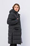 Erkek Regular Fit Kapüşonlu Çok Cepli Eldivenli Rüzgar ve Su Geçirmez Şişme Kışlık Uzun Mont