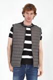 Erkek Regular Fit Bomber Yaka Cepli Kapitone Scuba Kumaş Fermuar Detaylı İnce Yelek