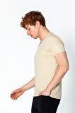 Erkek Fit Rahat Naylon V Yaka Seyahatlik T-Shirt