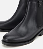 Kadın Deri Siyah Lastik Detaylı Bilekte Düz Bot