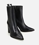 Kadın Deri Siyah Lastik Detaylı Topuklu Bot