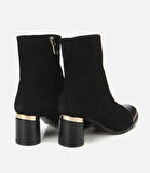 Kadın Süet Deri Siyah Gold Detaylı Bilekte Topuklu Bot