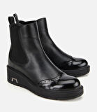 Kadın Deri Siyah Lastik Detaylı Dolgu Topuklu Bot