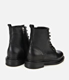 Kadın Deri Siyah Fermuarlı Postal Düz Bot 