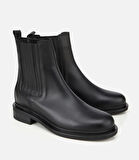 Kadın Deri Siyah Lastik Detaylı Bilekte Düz Bot