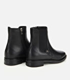 Kadın Deri Siyah Lastik Detaylı Bilekte Düz Bot