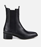 Kadın Deri Siyah Lastik Detaylı Düz Bot